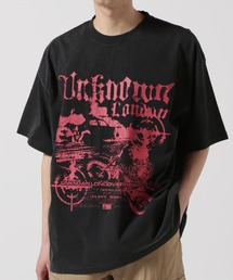 要在庫確認【UNKNOWN LONDON】Tribal Dagger Graphic Tシャツ UNKNOWN LONDON(アンノウン・ロンドン)商品ページ - Tribal