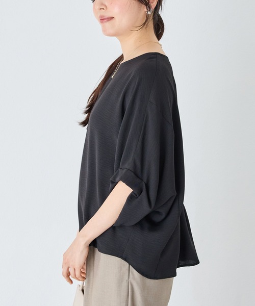 INCEDE（インシード）の「ドルマンスリーブ バックタックブラウス（シャツ/ブラウス・レディース・オフホワイト/ブラック/カーキ/グレイッシュベージュ/カーキブラウン/ネイビー/ライトグリーン/ベージュ/ブラウン・3L/4L/LL/M/L）」の18枚目の写真