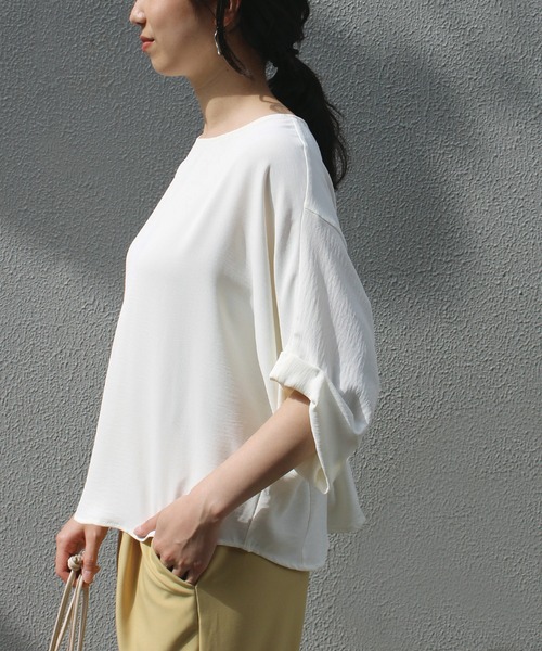 INCEDE（インシード）の「ドルマンスリーブ バックタックブラウス（シャツ/ブラウス・レディース・オフホワイト/ブラック/カーキ/グレイッシュベージュ/カーキブラウン/ネイビー/ライトグリーン/ベージュ/ブラウン・3L/4L/LL/M/L）」の14枚目の写真