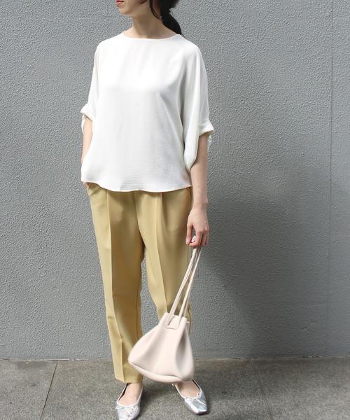 INCEDE（インシード）の「ドルマンスリーブ バックタックブラウス（シャツ/ブラウス・レディース・オフホワイト/ブラック/カーキ/グレイッシュベージュ/カーキブラウン/ネイビー/ライトグリーン/ベージュ/ブラウン・3L/4L/LL/M/L）」の16枚目の写真