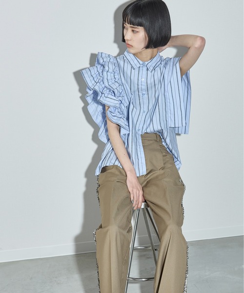 THE YOn（ザヨン）の「アシメラッフルデザインノースリシャツブラウス（シャツ/ブラウス・レディース・アイボリー/サックスブルー/オフホワイト・FREE）」の12枚目の写真