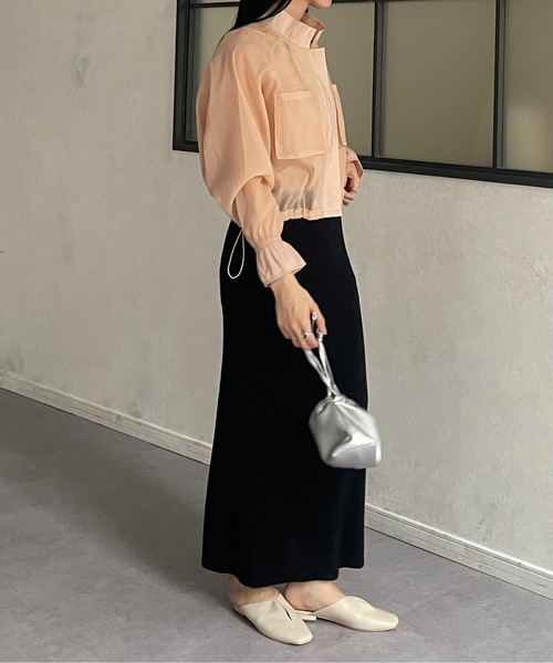 Thevon（ゼボン）の「スタンドネックドロストシアーブルゾン（ブルゾン・レディース・アイボリー/ブラック/ピンクベージュ/ブルー・FREE）」の6枚目の写真