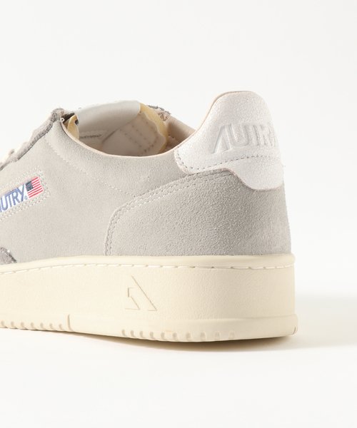AUTRY(オートリー)の「【AUTRY / オートリ】MEDALIST LOW MIX SUEDE XS04(スニーカー・メンズ・ライトグレー・44/43/42/41)」の3枚目の写真