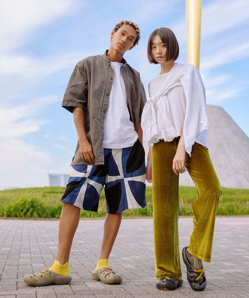 キーン KEEN サンダル ヨギーズオールジェンダー ブラック×イエロー US7 楽天市場】キーン オールジェンダー ヨギーズ サンダル KEEN