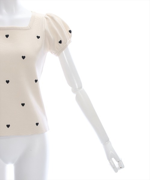 clear（クリア）の「ハート刺繍スクエアネック半袖ニットトップス（ニット/セーター・レディース・ピンク/ブラック/サックスブルー/アイボリー・F）」の13枚目の写真