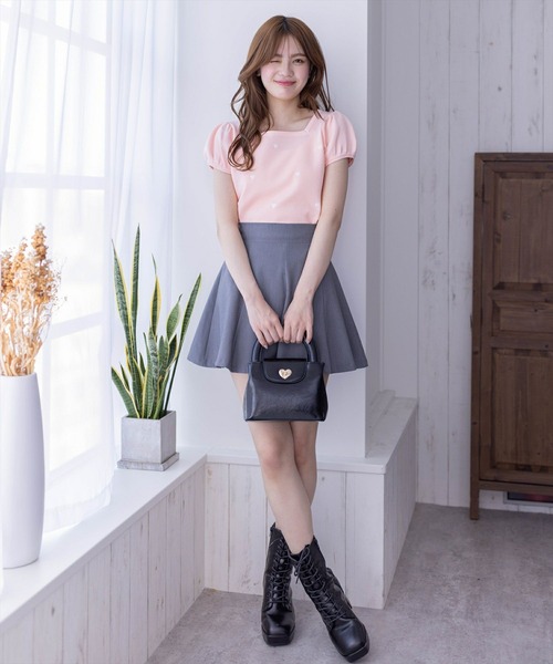 clear（クリア）の「ハート刺繍スクエアネック半袖ニットトップス（ニット/セーター・レディース・ピンク/ブラック/サックスブルー/アイボリー・F）」の20枚目の写真