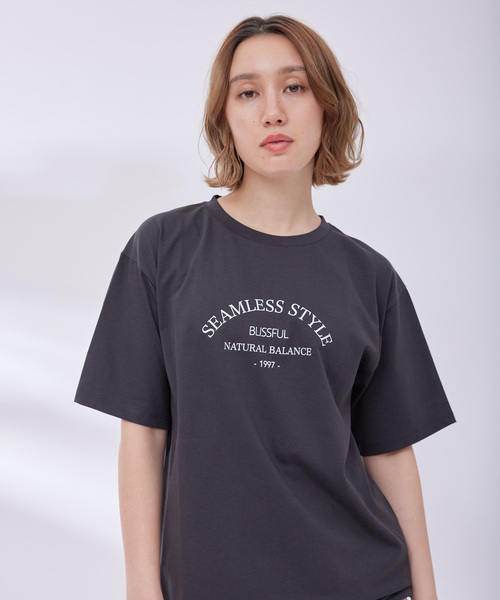 NERGY(ナージー)の「グラフィックTシャツ(Tシャツ/カットソー・レディース・キナリ/パープル/ブラック/グレー・FREE)」の3枚目の写真