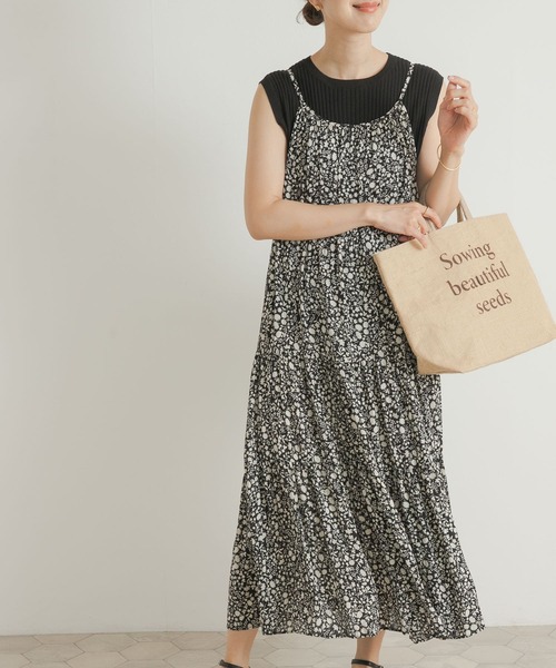 URBAN RESEARCH DOORS（アーバンリサーチドアーズ）の「リトルフラワープリーツキャミワンピース（ワンピース・レディース・ネイビー/ブラック・MEDIUM）」の3枚目の写真