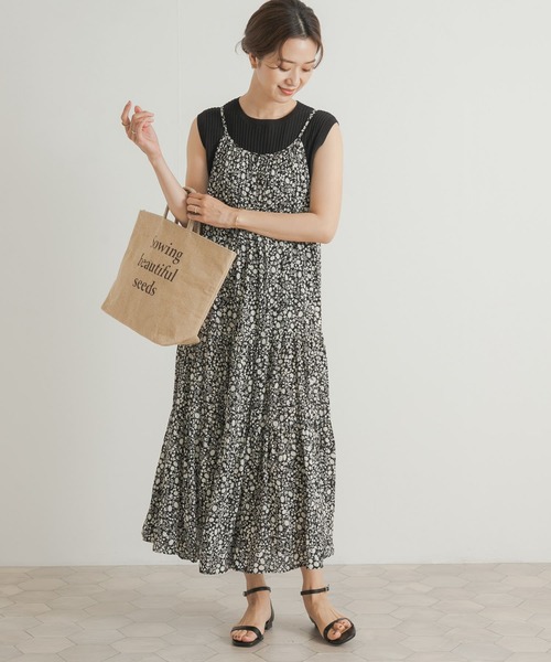 URBAN RESEARCH DOORS（アーバンリサーチドアーズ）の「リトルフラワープリーツキャミワンピース（ワンピース・レディース・ネイビー/ブラック・MEDIUM）」の6枚目の写真