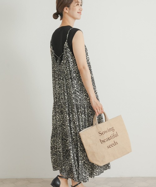 URBAN RESEARCH DOORS（アーバンリサーチドアーズ）の「リトルフラワープリーツキャミワンピース（ワンピース・レディース・ネイビー/ブラック・MEDIUM）」の9枚目の写真