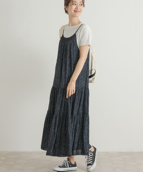 URBAN RESEARCH DOORS（アーバンリサーチドアーズ）の「リトルフラワープリーツキャミワンピース（ワンピース・レディース・ネイビー/ブラック・MEDIUM）」の21枚目の写真