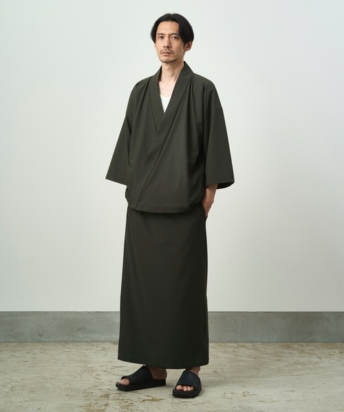 和ROBE(ワローブ)の「WA Y SHIRT ( SUMMER )(シャツ/ブラウス・メンズ・スミクロ/チャコール/グリーン/ブラック/ダークネイビー・2/3)」の11枚目の写真