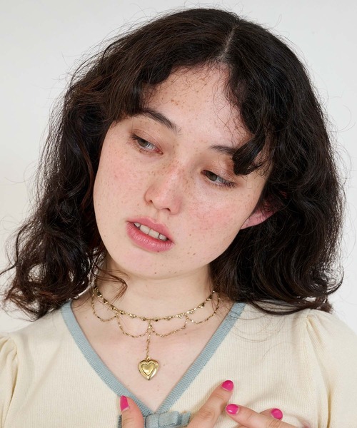 TINA:JOJU N ハート型ブレスレット時計 美品 TINA：JOJUN初の腕時計がかわいすぎ。ハートモチーフのアクセを