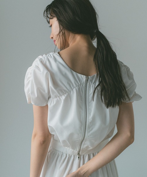 VANNIE U(ヴァニーユー)の「2WAYダブルジップギャザーブラウス(シャツ/ブラウス・レディース・ホワイト/ブラック・FREE)」の8枚目の写真