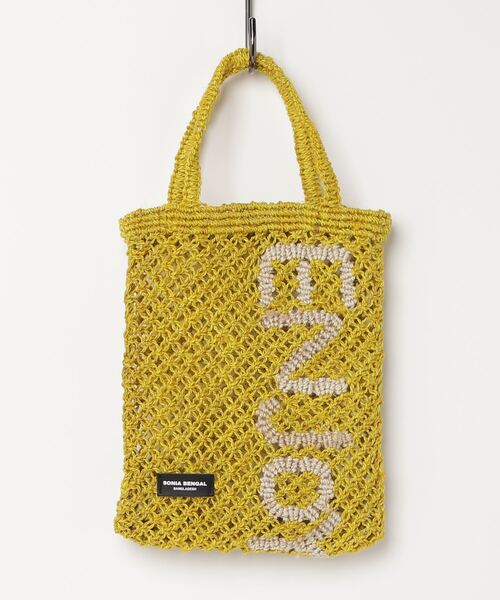 MAISON mou（メゾンムー）の「【SONIA BENGAL/ソニアベンガル】手編みシーグラス・LETTER TOTE（トートバッグ・レディース・ピンク系その他/イエロー/ネイビー/ナチュラル・FREE）」の3枚目の写真