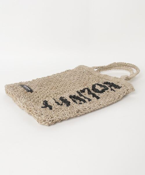MAISON mou（メゾンムー）の「【SONIA BENGAL/ソニアベンガル】手編みシーグラス・LETTER TOTE（トートバッグ・レディース・ピンク系その他/イエロー/ネイビー/ナチュラル・FREE）」の6枚目の写真