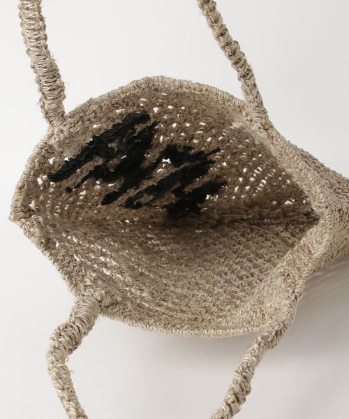 MAISON mou（メゾンムー）の「【SONIA BENGAL/ソニアベンガル】手編みシーグラス・LETTER TOTE（トートバッグ・レディース・ピンク系その他/イエロー/ネイビー/ナチュラル・FREE）」の7枚目の写真