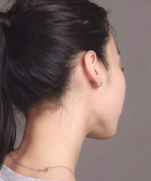 LHME（エルエイチエムイー）の「【WEB限定】“Moment”フラワーピアス/ブラック/サージカルステンレス（金属アレルギー対応）【LHME / エルエイチエムイー】（ピアス（両耳用）・レディース・シルバー/ゴールド・ONE SIZE）」の9枚目の写真