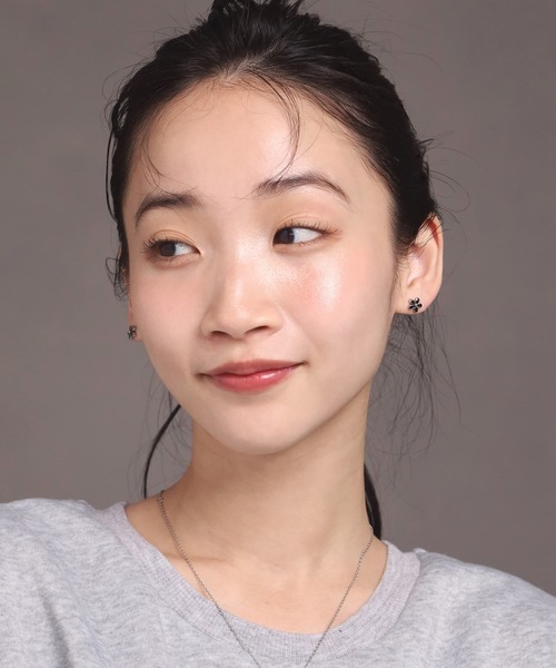 LHME（エルエイチエムイー）の「【WEB限定】“Moment”フラワーピアス/ブラック/サージカルステンレス（金属アレルギー対応）【LHME / エルエイチエムイー】（ピアス（両耳用）・レディース・シルバー/ゴールド・ONE SIZE）」の12枚目の写真