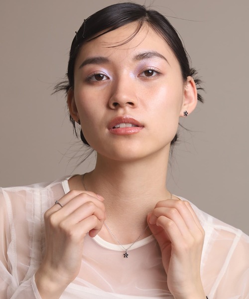 LHME（エルエイチエムイー）の「【WEB限定】“Moment”フラワーピアス/ブラック/サージカルステンレス（金属アレルギー対応）【LHME / エルエイチエムイー】（ピアス（両耳用）・レディース・シルバー/ゴールド・ONE SIZE）」の20枚目の写真