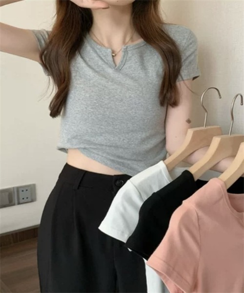 FREE STYLISTS（フリー スタイリスト）の「スリットネック  ショート丈Tシャツ（Tシャツ/カットソー・レディース・グレー/ブラック/ホワイト・L/M/XL）」の14枚目の写真