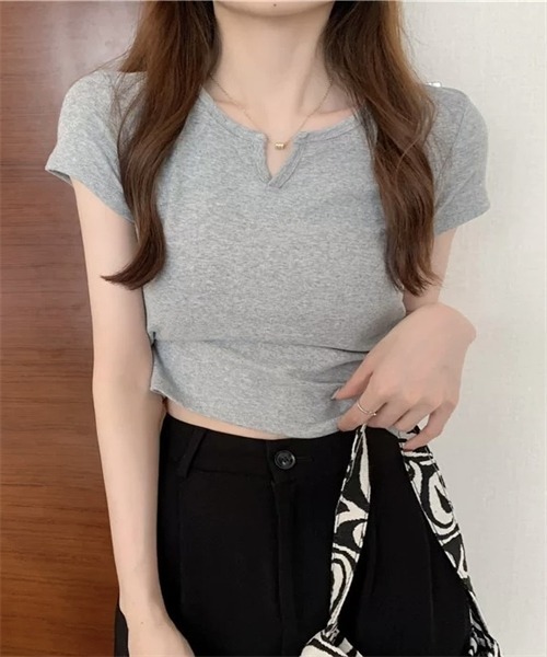 FREE STYLISTS（フリー スタイリスト）の「スリットネック  ショート丈Tシャツ（Tシャツ/カットソー・レディース・グレー/ブラック/ホワイト・L/M/XL）」の10枚目の写真