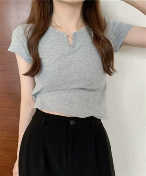 FREE STYLISTS（フリー スタイリスト）の「スリットネック  ショート丈Tシャツ（Tシャツ/カットソー・レディース・グレー/ブラック/ホワイト・L/M/XL）」の11枚目の写真