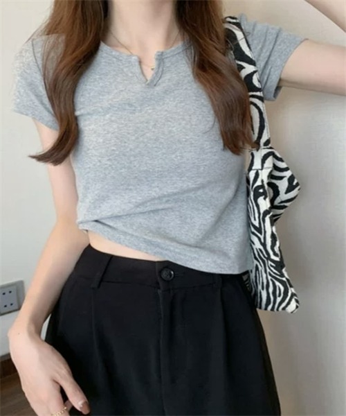 FREE STYLISTS（フリー スタイリスト）の「スリットネック  ショート丈Tシャツ（Tシャツ/カットソー・レディース・グレー/ブラック/ホワイト・L/M/XL）」の12枚目の写真