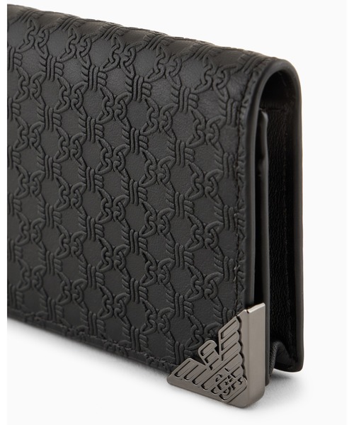 EMPORIO ARMANI（エンポリオアルマーニ）の「【エンポリオ アルマーニ】カードホルダー レザー フラップ＆オールオーバーエンボスパターン（名刺入れ・メンズ・ブラック・FREE）」の3枚目の写真