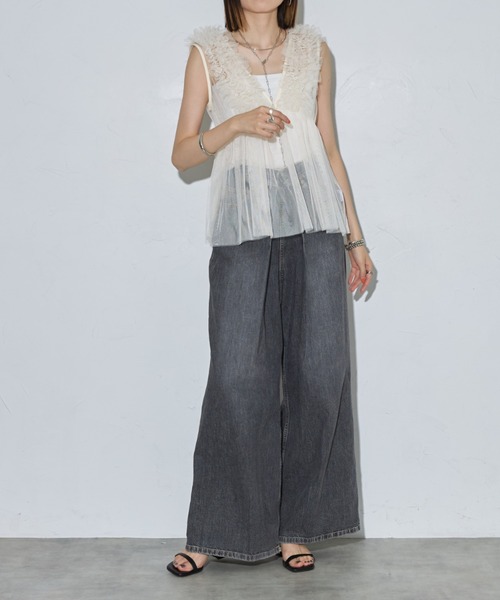 leimn（レイムン）の「Vネックフリルチュールベスト（ベスト・レディース・ライトグレー/ブラック/アイボリー・M）」の6枚目の写真