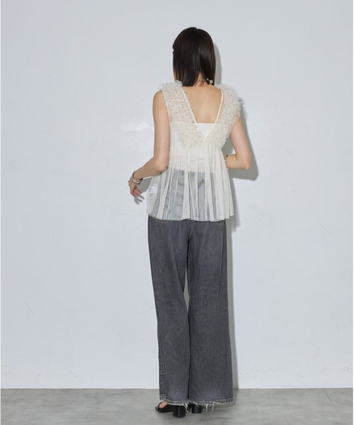 leimn（レイムン）の「Vネックフリルチュールベスト（ベスト・レディース・ライトグレー/ブラック/アイボリー・M）」の4枚目の写真