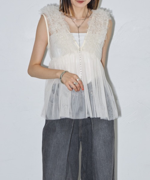 leimn（レイムン）の「Vネックフリルチュールベスト（ベスト・レディース・ライトグレー/ブラック/アイボリー・M）」の10枚目の写真