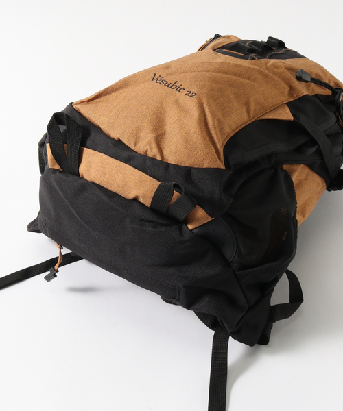 417 EDIFICE（フォーワンセブンエディフィス）の「FRENDO / VESUBIE 22（バックパック/リュック・メンズ・キャメル/ブラック・FREE）」の6枚目の写真