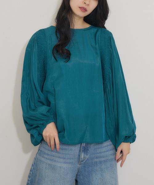 KATHARINE ROSS(キャサリンロス)の「【KATHARINE ROSS】キュプラ混ステッチギャザーブラウス(シャツ/ブラウス・レディース・グリーン/ブラック・MEDIUM)」の1枚目の写真