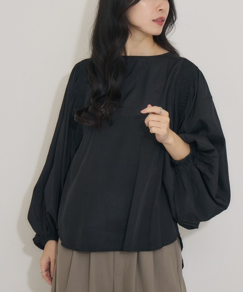 KATHARINE ROSS(キャサリンロス)の「【KATHARINE ROSS】キュプラ混ステッチギャザーブラウス(シャツ/ブラウス・レディース・グリーン/ブラック・MEDIUM)」の2枚目の写真