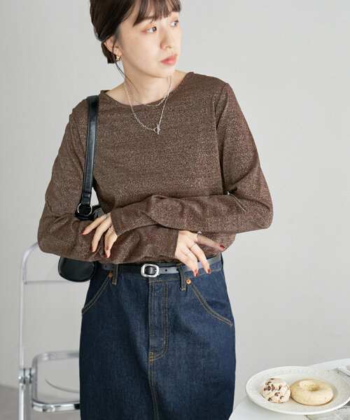 DISCOAT(ディスコート)の「【WEB限定】ラメロングスリーブ(Tシャツ/カットソー・レディース・ライトグレー/ブラウン/ネイビー/ゴールド/ブラック/チャコールグレー・FREE)」の10枚目の写真