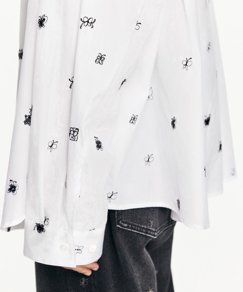 【セール】3D Butterfly Embroidered Shirt / バタフライシャツ(シャツ/ブラウス)|JNBY(ジェーエヌビーワイ) 【セール】3D Butterfly Embroidered Shirt / バタフライシャツ(シャツ/ブラウス)|JNBY(ジェーエヌビーワイ)
