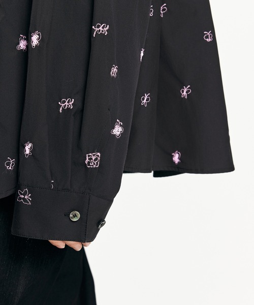 【セール】3D Butterfly Embroidered Shirt / バタフライシャツ(シャツ/ブラウス)|JNBY(ジェーエヌビーワイ) 【セール】3D Butterfly Embroidered Shirt / バタフライシャツ(シャツ/ブラウス)|JNBY(ジェーエヌビーワイ)
