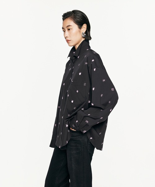 【セール】3D Butterfly Embroidered Shirt / バタフライシャツ(シャツ/ブラウス)|JNBY(ジェーエヌビーワイ) 【セール】3D Butterfly Embroidered Shirt / バタフライシャツ(シャツ/ブラウス)|JNBY(ジェーエヌビーワイ)