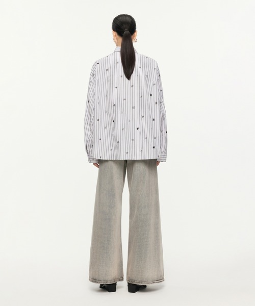 【セール】3D Butterfly Embroidered Shirt / バタフライシャツ(シャツ/ブラウス)|JNBY(ジェーエヌビーワイ) 【セール】3D Butterfly Embroidered Shirt / バタフライシャツ(シャツ/ブラウス)|JNBY(ジェーエヌビーワイ)