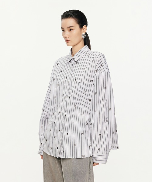 【セール】3D Butterfly Embroidered Shirt / バタフライシャツ(シャツ/ブラウス)|JNBY(ジェーエヌビーワイ) 【セール】3D Butterfly Embroidered Shirt / バタフライシャツ(シャツ/ブラウス)|JNBY(ジェーエヌビーワイ)