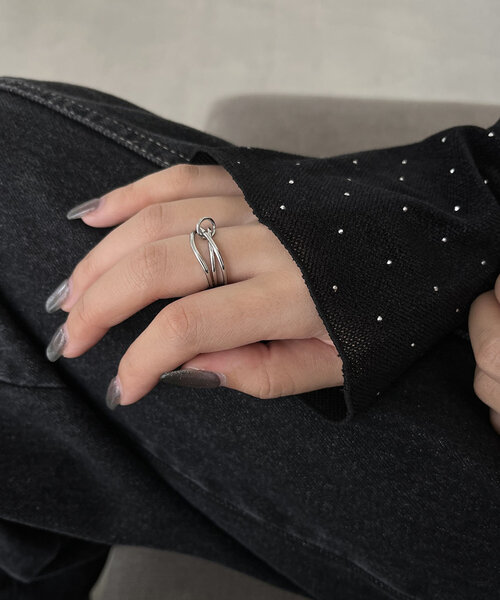 CAPRICIEUX LE'MAGE（カプリシューレマージュ）の「〈GOLDY/ゴールディ〉ツイストフープリング（リング・レディース・ゴールド/シルバー・FREE）」の3枚目の写真