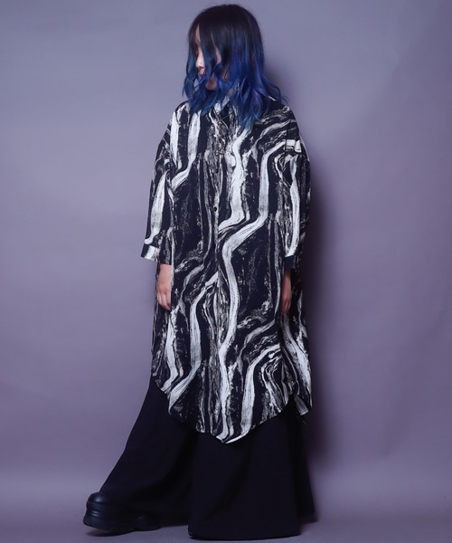 rovtski(ロフトスキー)の「マーブル模様ロングブラウス(シャツ/ブラウス・レディース・ブラック・FREE)」の2枚目の写真