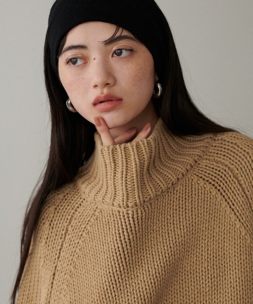 LARUTA(ラルータ)の「【LARUTA】ハンド風ラウンドヘムニットプルオーバー(ニット/セーター・レディース・サックスブルー/ブラック/アイボリー/キャメル・FREE)」の4枚目の写真