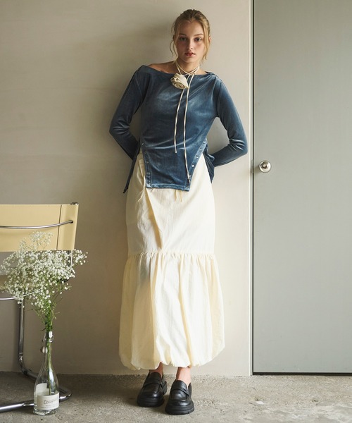 loin nuit（ロワンニュイ）の「side slit velours tops/ サイドスリットベロアトップス（Tシャツ/カットソー・レディース・ブルー/ブラック/グリーン・FREE）」の5枚目の写真