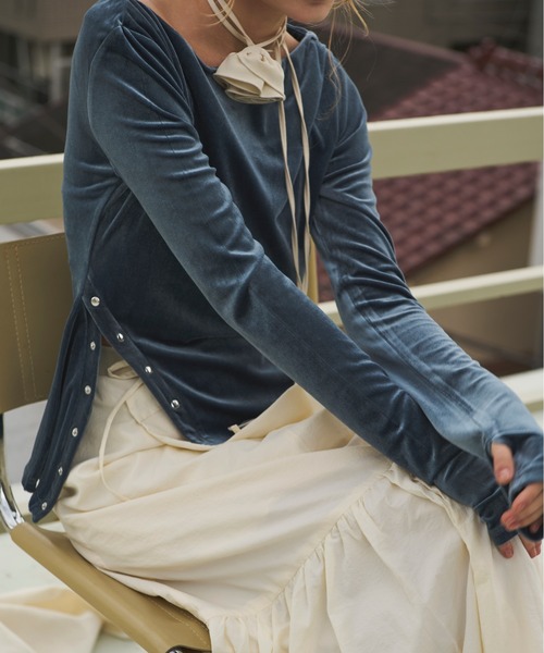 loin nuit（ロワンニュイ）の「side slit velours tops/ サイドスリットベロアトップス（Tシャツ/カットソー・レディース・ブルー/ブラック/グリーン・FREE）」の10枚目の写真