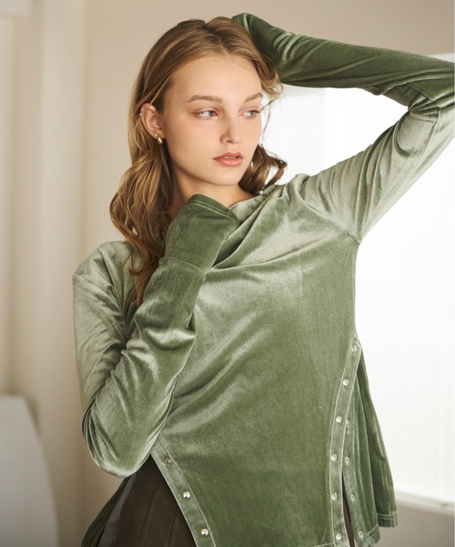 loin nuit（ロワンニュイ）の「side slit velours tops/ サイドスリットベロアトップス（Tシャツ/カットソー・レディース・ブルー/ブラック/グリーン・FREE）」の17枚目の写真