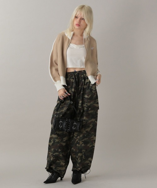 FOREVER 21（フォーエバー トゥエンティーワン）の「【2024FW】トラックジップニット（ニット/セーター・レディース・グレー/ネイビー/ベージュ・FREE）」の17枚目の写真