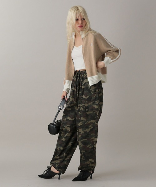 FOREVER 21（フォーエバー トゥエンティーワン）の「【2024FW】トラックジップニット（ニット/セーター・レディース・グレー/ネイビー/ベージュ・FREE）」の18枚目の写真