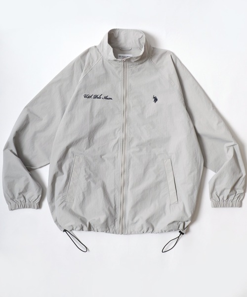 U.S. POLO ASSN.(ユーエスポロアッスン)の「U.S. POLO ASSN./ユーエスポロアッスン Nylon Track Jacket/オーバーサイズ ナイロン ブロークコア ジップアップ トラックジャケット/アノラックジャケット/レディース メンズ(ナイロンジャケット・メンズ・カーキ/ブラック/ライトグレー/ネイビー・M/L/LL)」の2枚目の写真